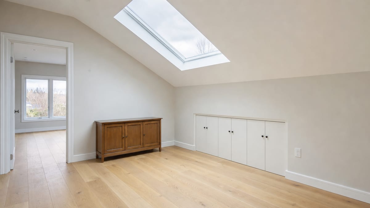 Skylights and Sun Tunnels Brookfield CT: Which Is Right for You?